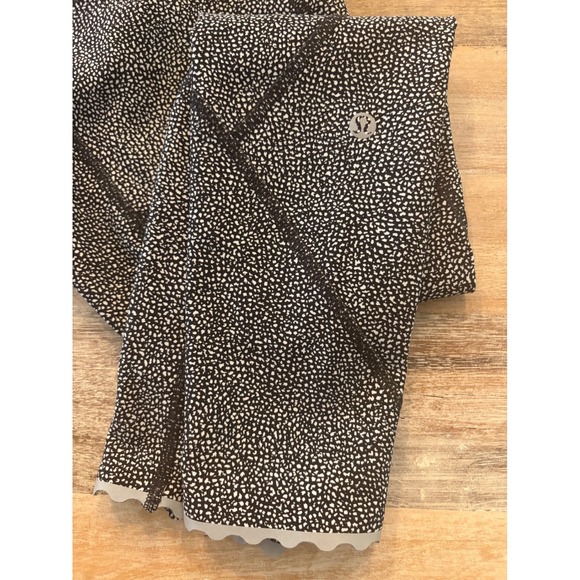 Lululemon Pants - Lululemon Tight Stuff Tight II Black White Dot Splatter Leggings Sz 6 Reflective
